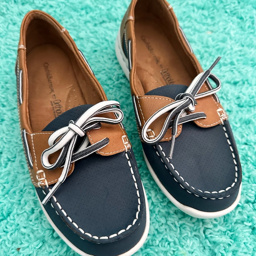 Womans shoes navy blue and brown. Croft & Barrow with Ortholite. Size 7